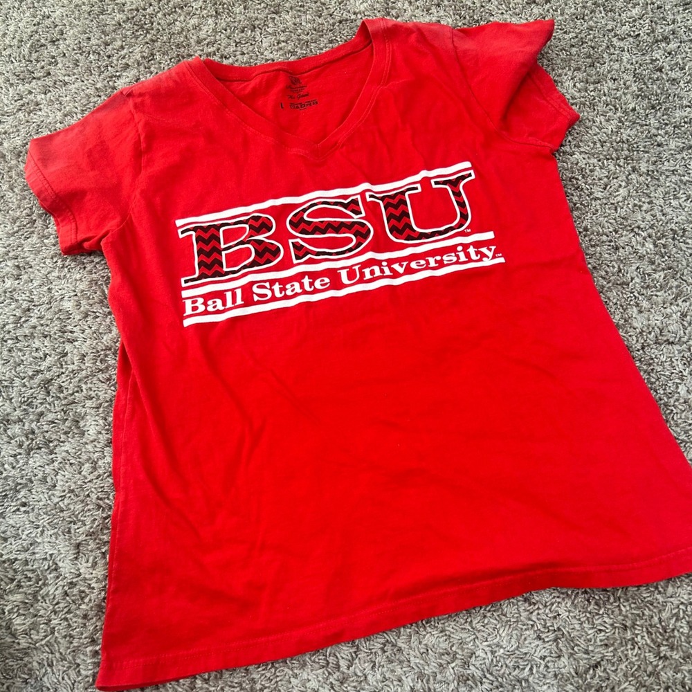 The Game Ball State University BSU Red‎ Graphic V-Neck T-Shirt Large USA Made